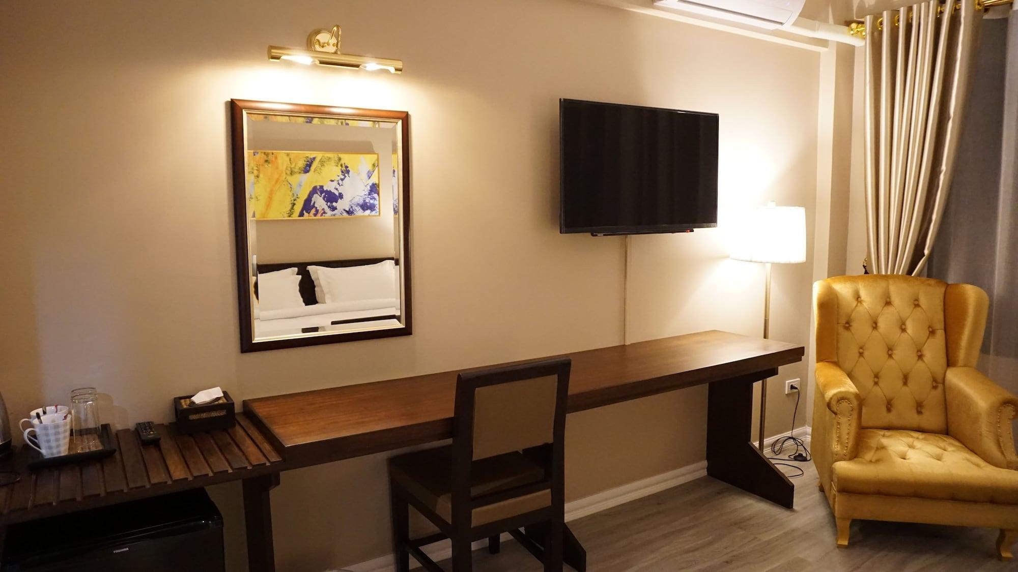 Taris Art Hotel Phre Kültér fotó