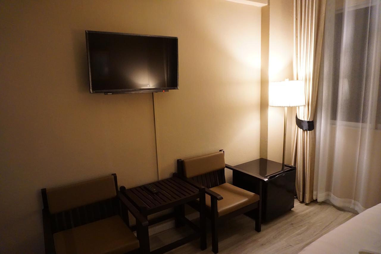 Taris Art Hotel Phre Kültér fotó